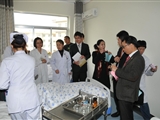 韩国访问团参观针灸特色疗法