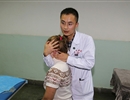 程保杰医师为乌克兰患者治疗颈椎病